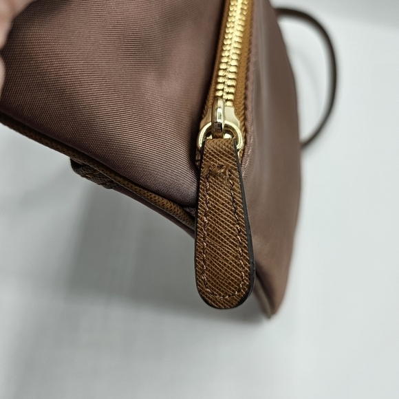 Michael Kors crossbody ba with adjustable straps - Picture 9 of 12
